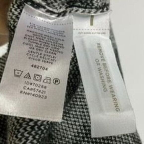 NWT LOFT Heart Mock Neck Sweater, XL, side vents, 41% Viscose/33% Nylon/26% Wool - Picture 12 of 12